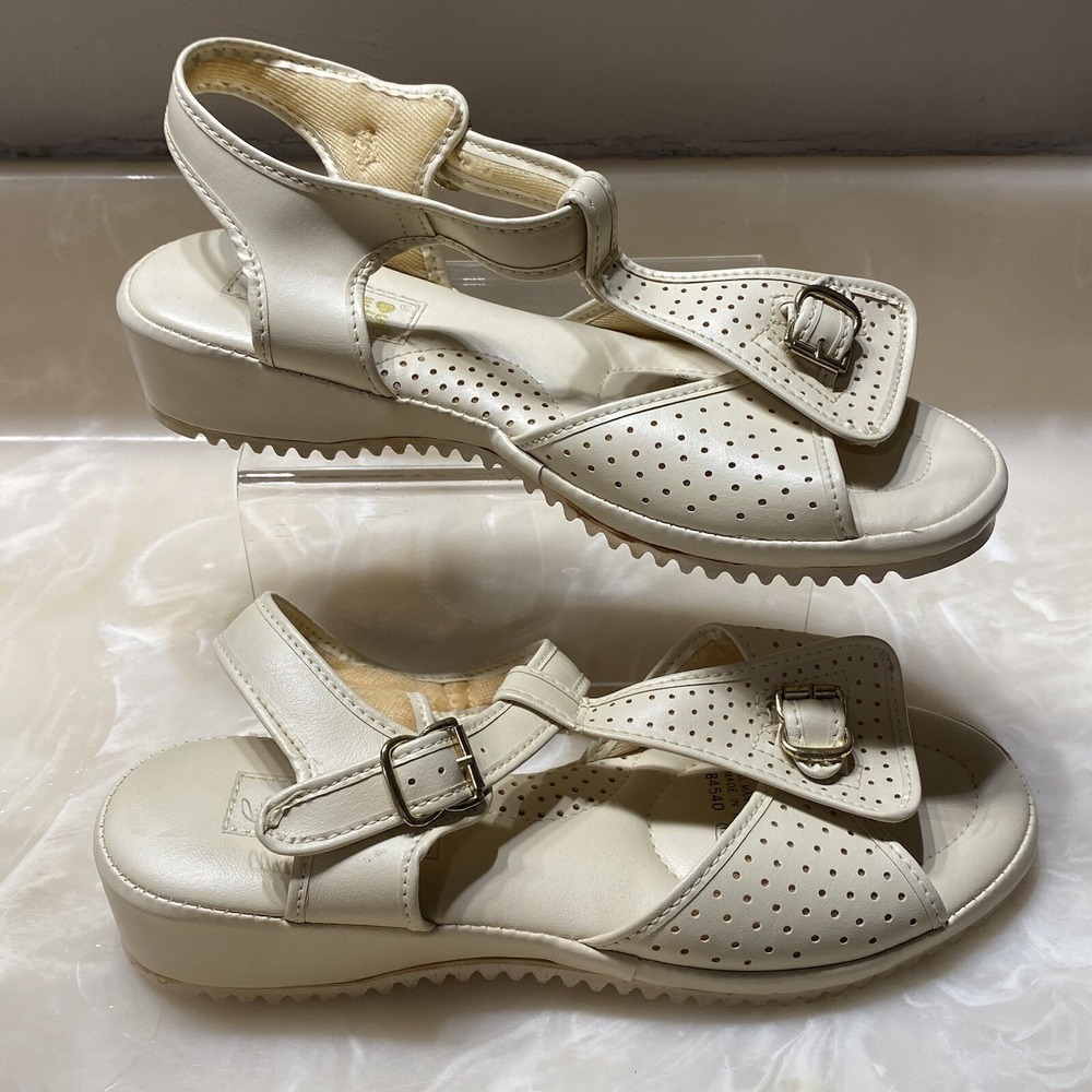 Vintage Sz 6 Love Mates White Open Toe Low Wedge Sandal Comfort Padded